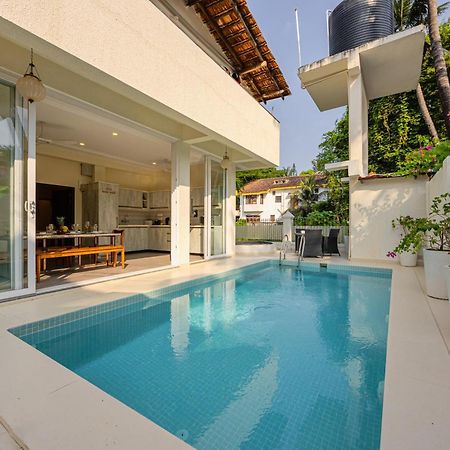 Elivaas 4 Bhk Villa Near Beach With Private Pool & Bar - Casa Boa Vida カンドリム エクステリア 写真