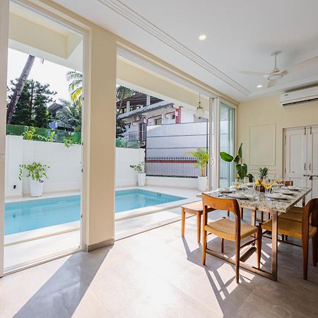 Elivaas 4 Bhk Villa Near Beach With Private Pool & Bar - Casa Boa Vida カンドリム エクステリア 写真