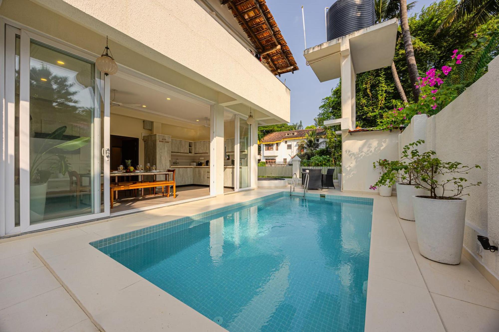 Elivaas 4 Bhk Villa Near Beach With Private Pool & Bar - Casa Boa Vida カンドリム エクステリア 写真
