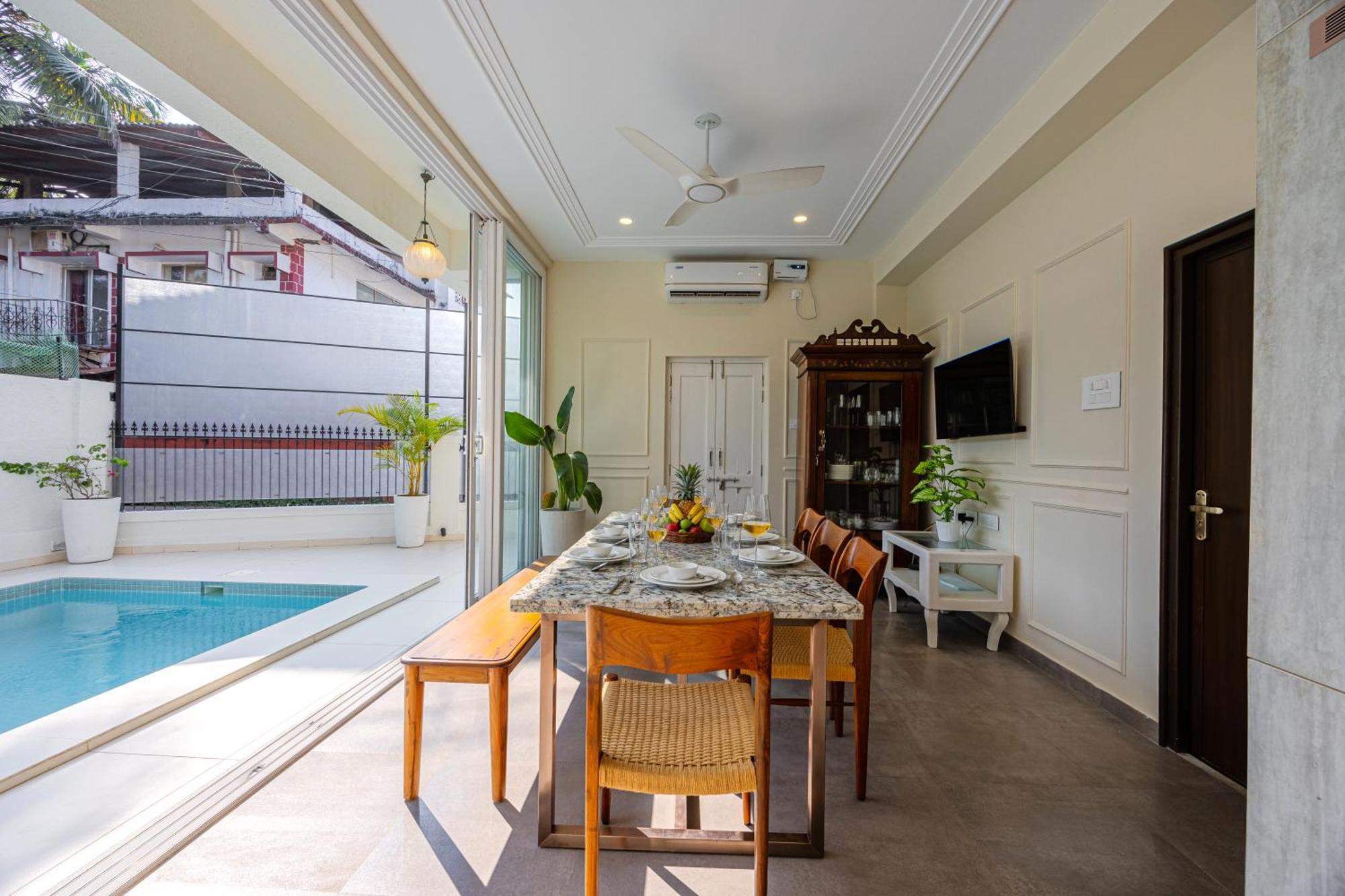 Elivaas 4 Bhk Villa Near Beach With Private Pool & Bar - Casa Boa Vida カンドリム エクステリア 写真
