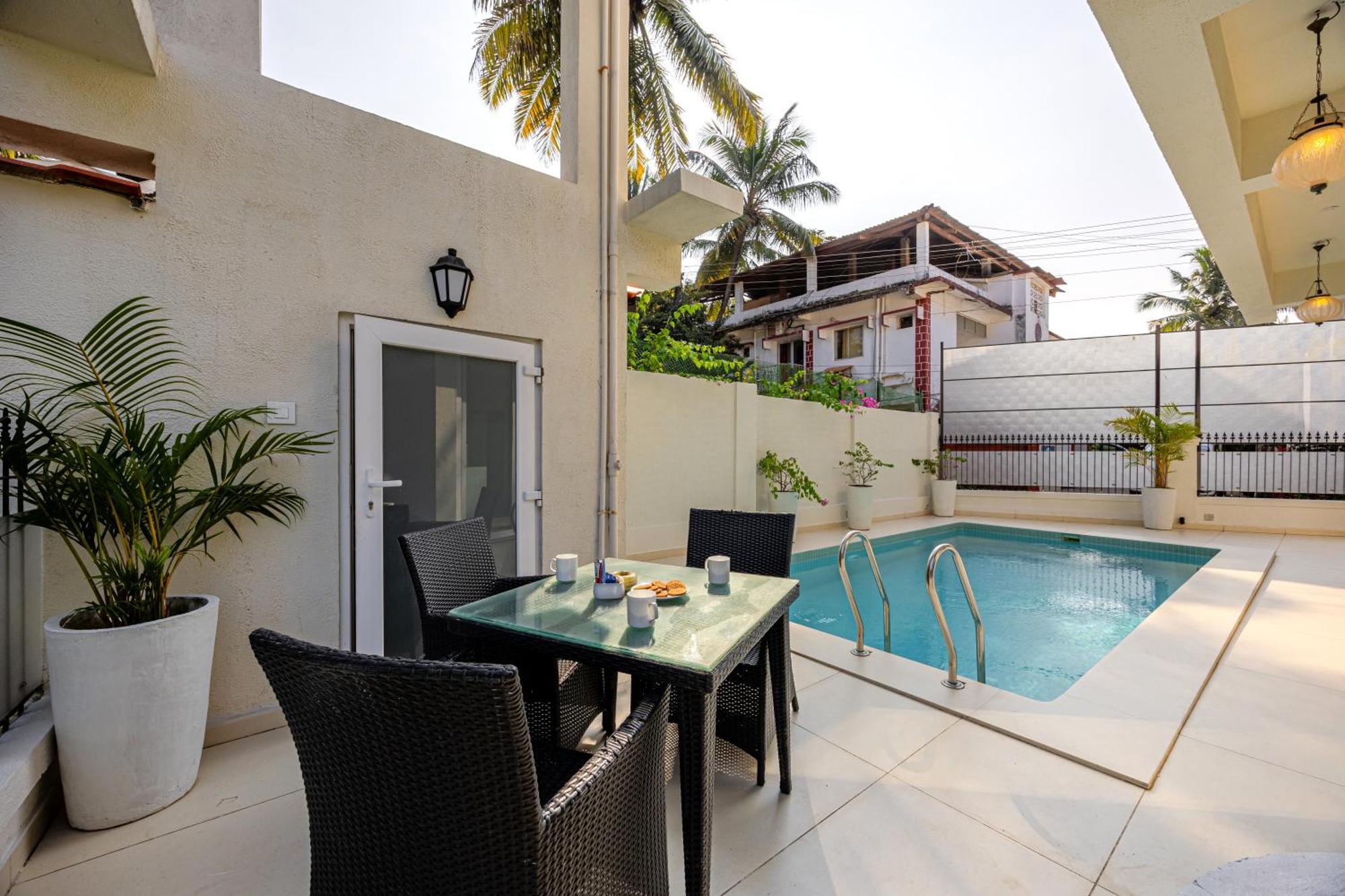 Elivaas 4 Bhk Villa Near Beach With Private Pool & Bar - Casa Boa Vida カンドリム エクステリア 写真