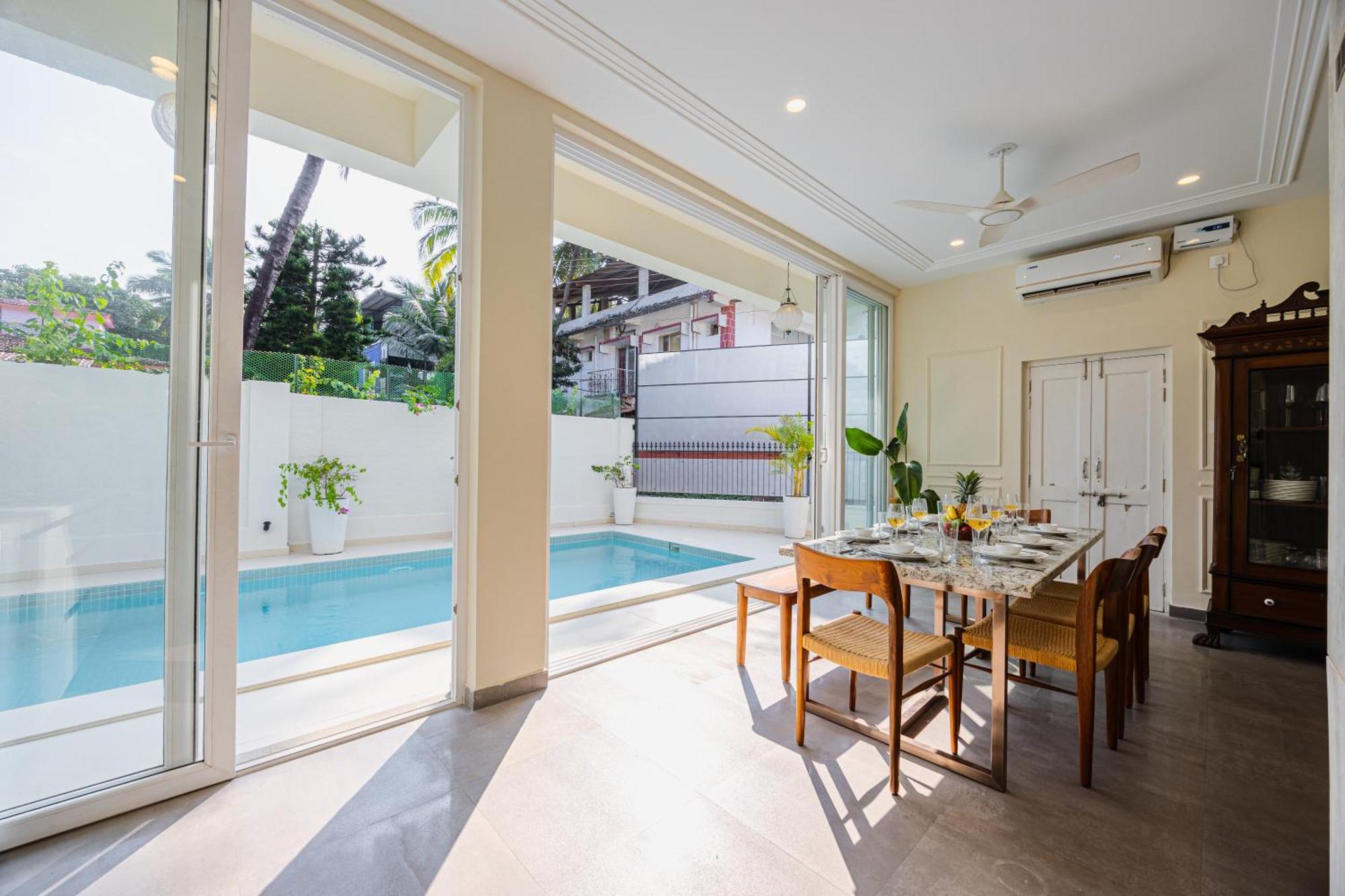 Elivaas 4 Bhk Villa Near Beach With Private Pool & Bar - Casa Boa Vida カンドリム エクステリア 写真