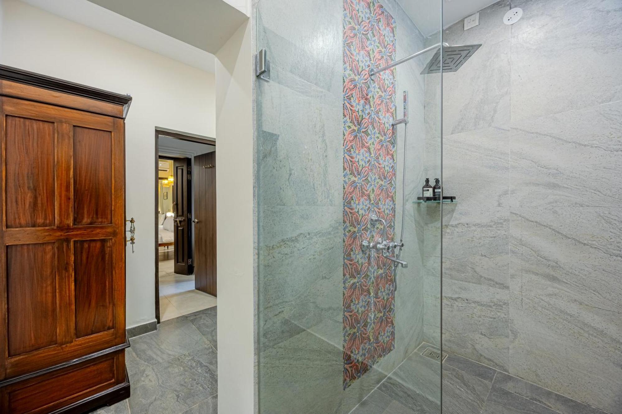Elivaas 4 Bhk Villa Near Beach With Private Pool & Bar - Casa Boa Vida カンドリム エクステリア 写真