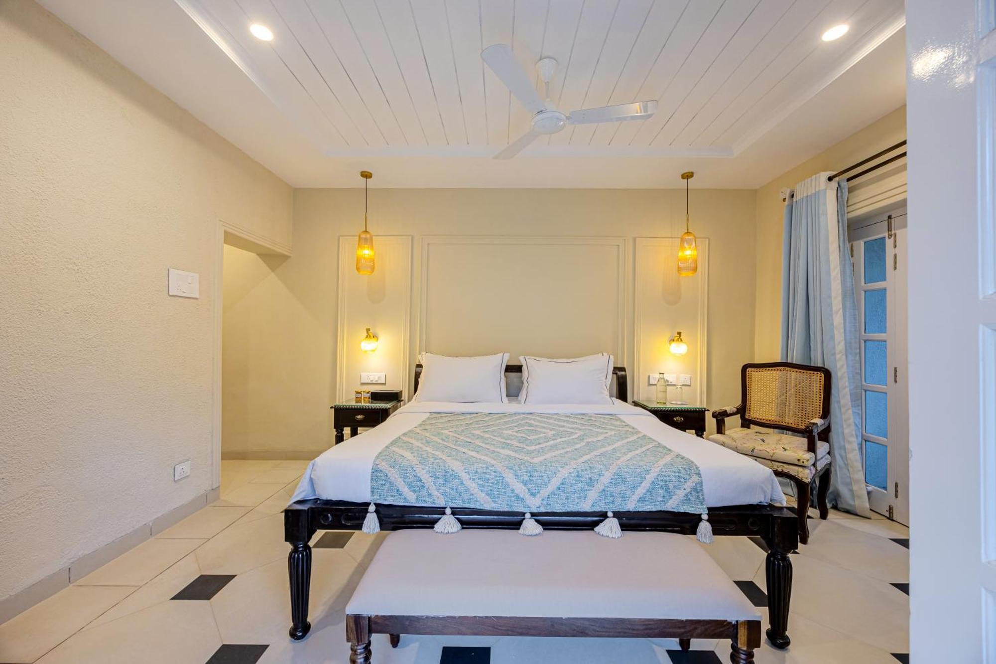 Elivaas 4 Bhk Villa Near Beach With Private Pool & Bar - Casa Boa Vida カンドリム エクステリア 写真