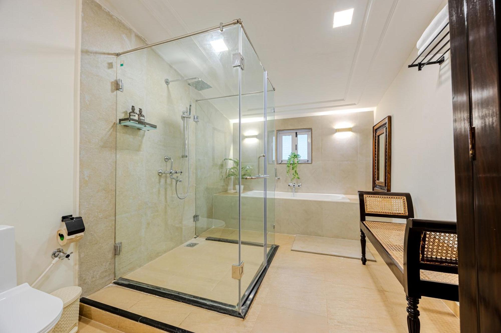 Elivaas 4 Bhk Villa Near Beach With Private Pool & Bar - Casa Boa Vida カンドリム エクステリア 写真