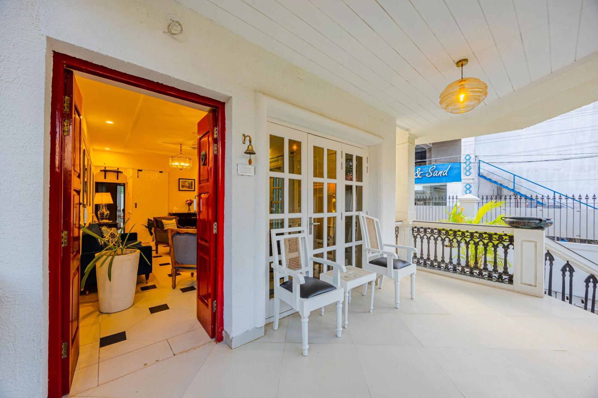 Elivaas 4 Bhk Villa Near Beach With Private Pool & Bar - Casa Boa Vida カンドリム エクステリア 写真