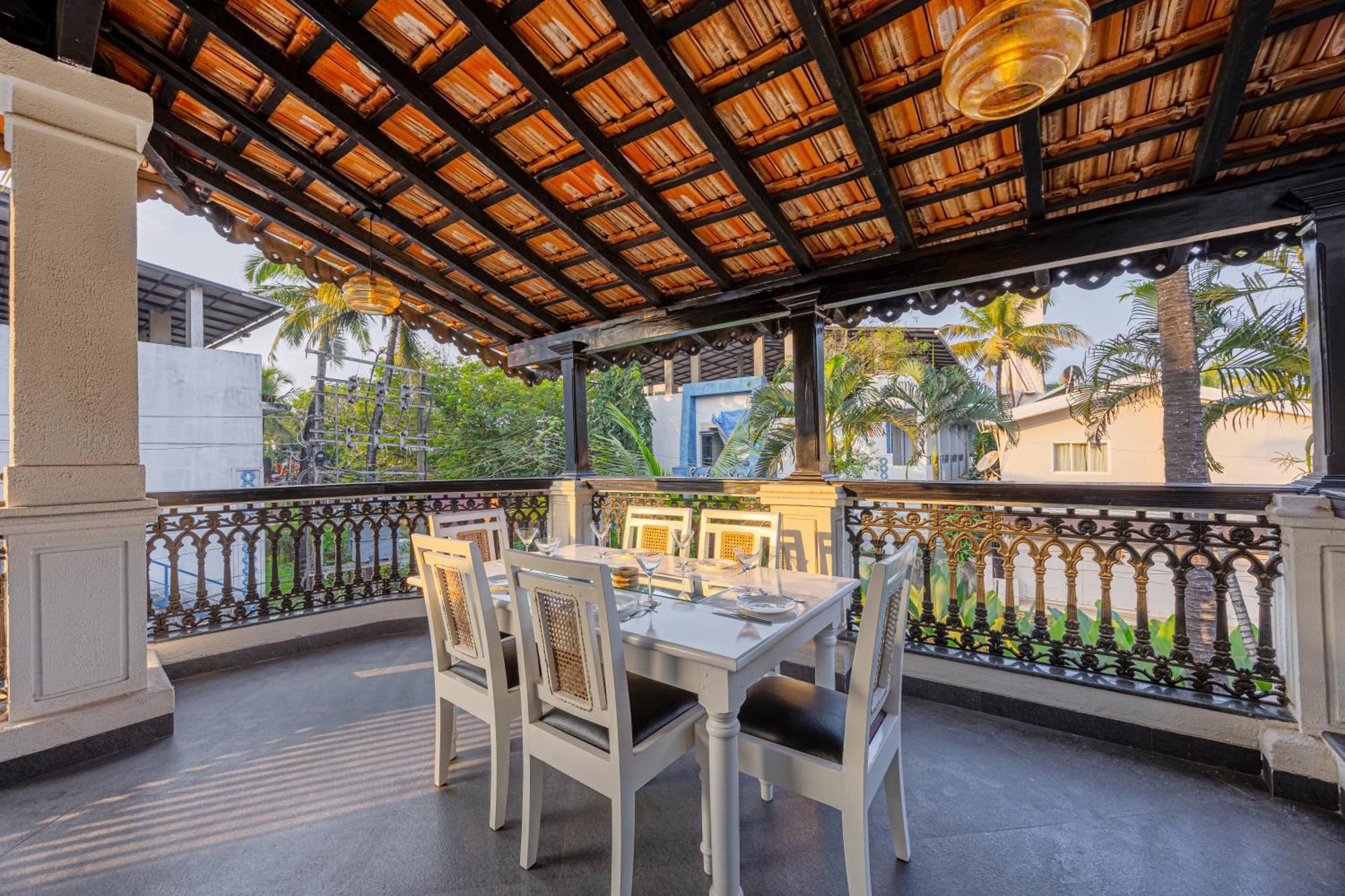 Elivaas 4 Bhk Villa Near Beach With Private Pool & Bar - Casa Boa Vida カンドリム エクステリア 写真