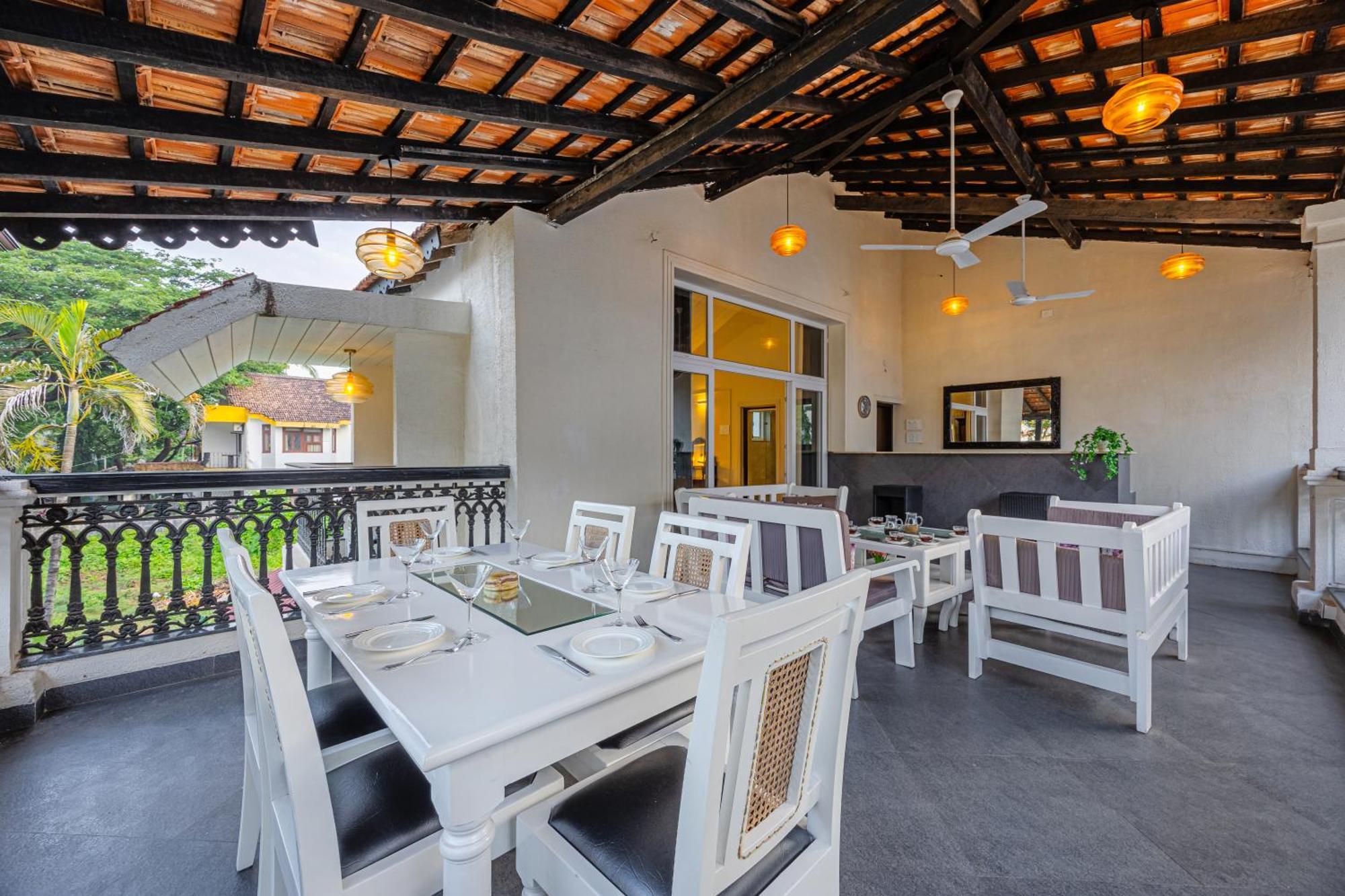 Elivaas 4 Bhk Villa Near Beach With Private Pool & Bar - Casa Boa Vida カンドリム エクステリア 写真
