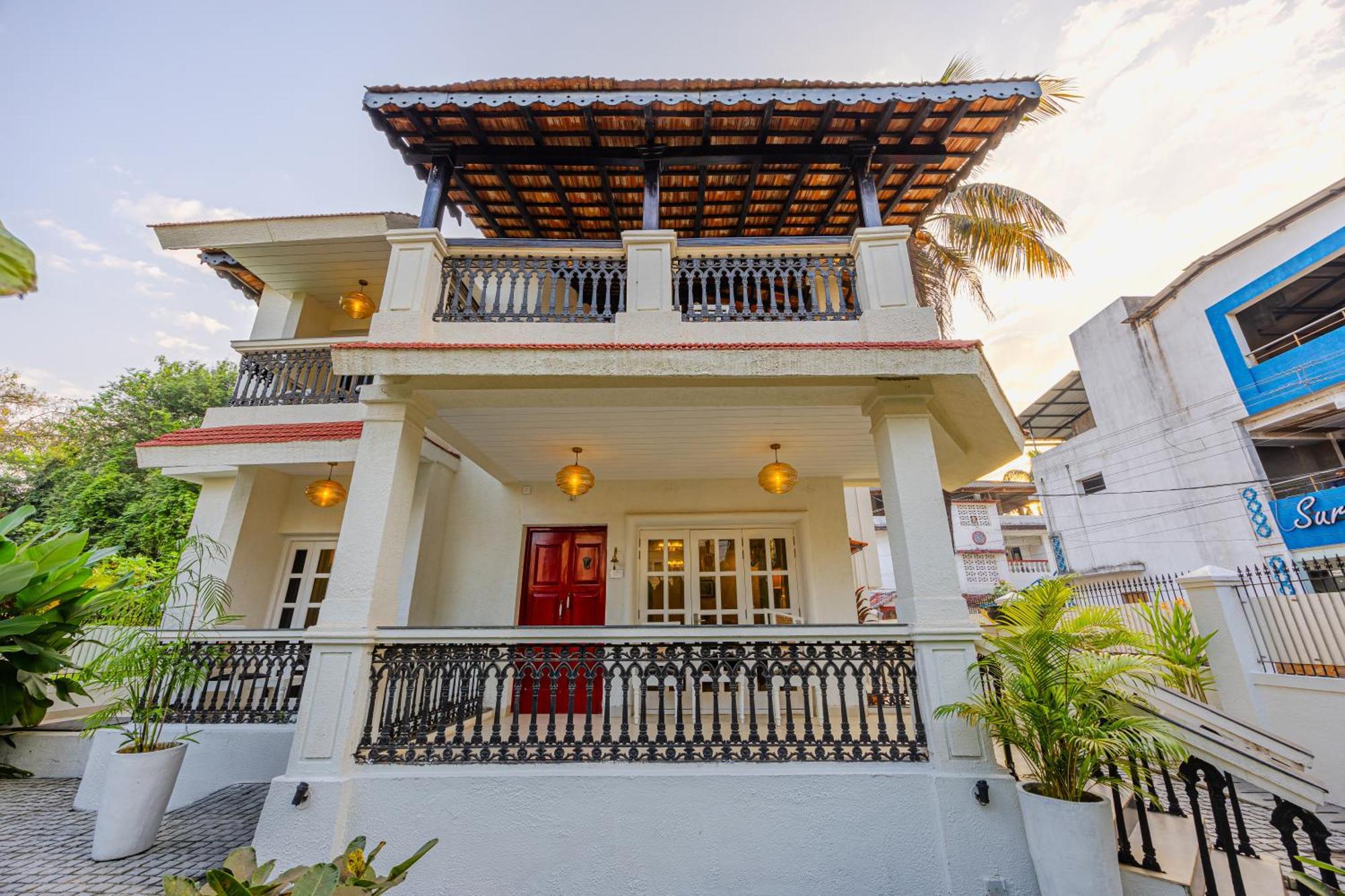 Elivaas 4 Bhk Villa Near Beach With Private Pool & Bar - Casa Boa Vida カンドリム エクステリア 写真