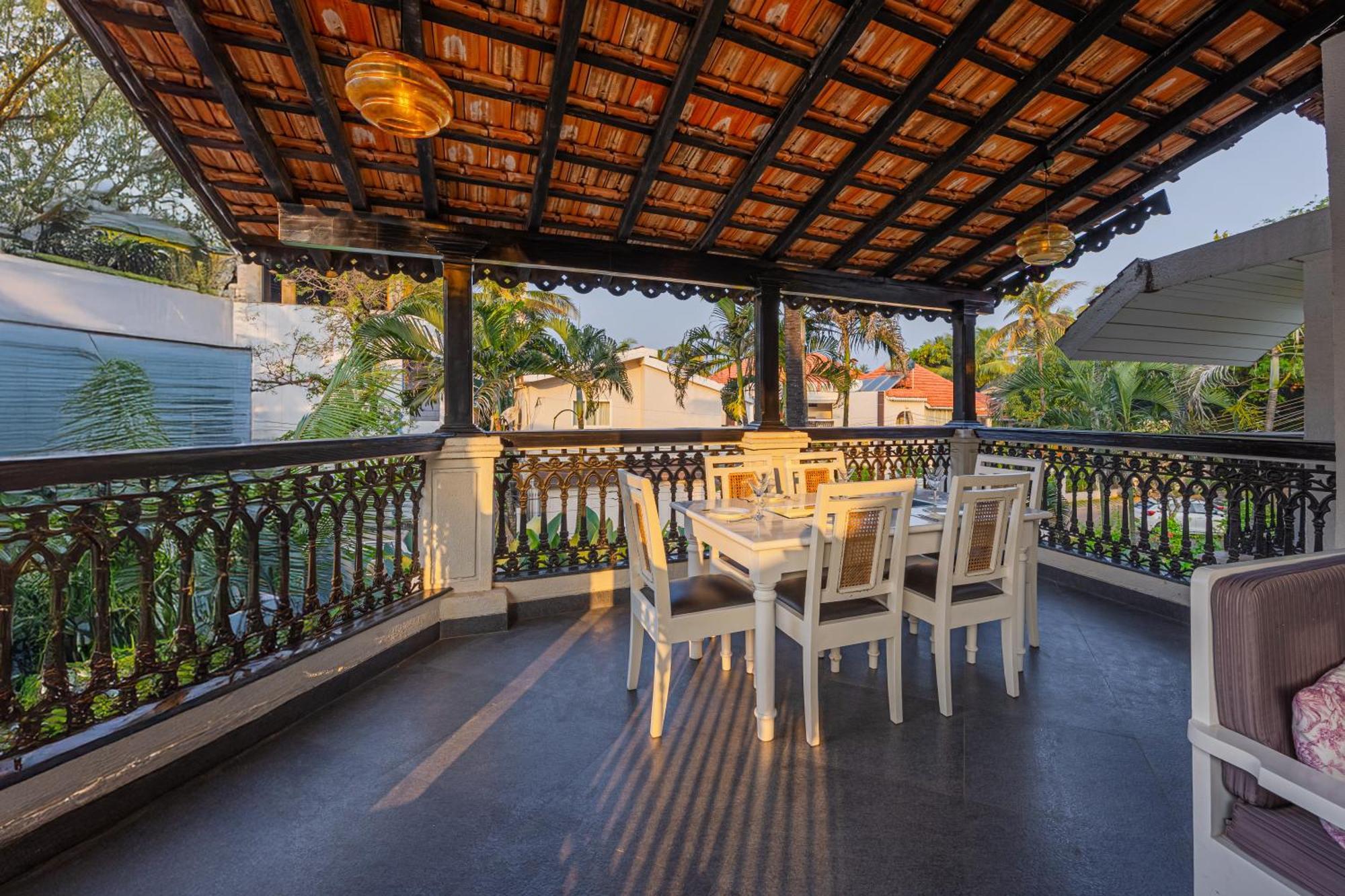 Elivaas 4 Bhk Villa Near Beach With Private Pool & Bar - Casa Boa Vida カンドリム エクステリア 写真