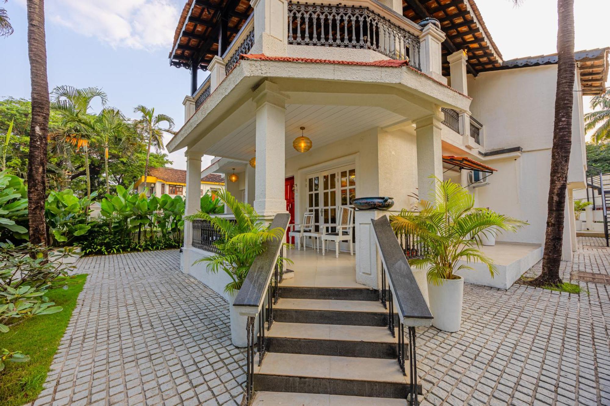 Elivaas 4 Bhk Villa Near Beach With Private Pool & Bar - Casa Boa Vida カンドリム エクステリア 写真