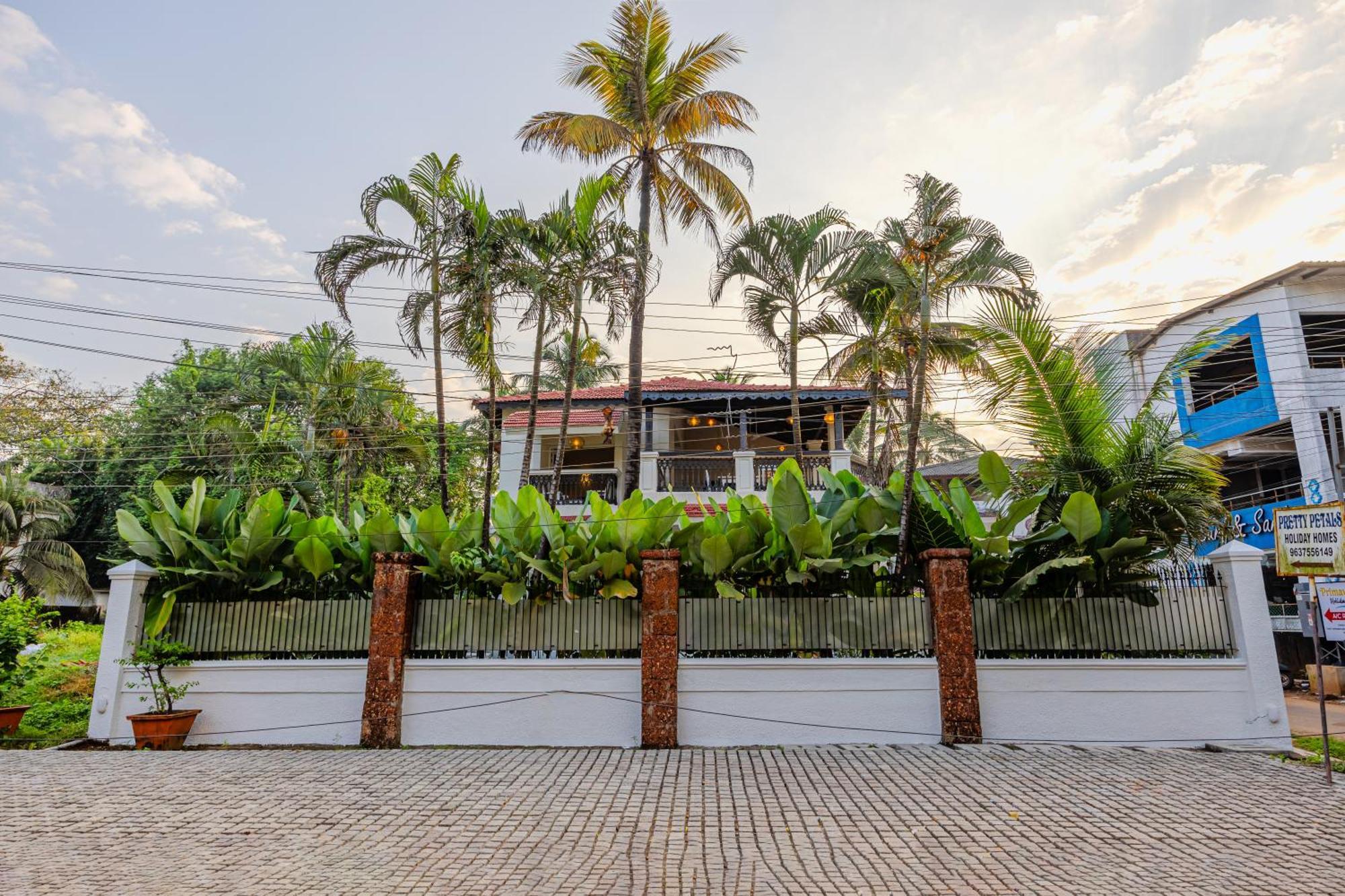 Elivaas 4 Bhk Villa Near Beach With Private Pool & Bar - Casa Boa Vida カンドリム エクステリア 写真